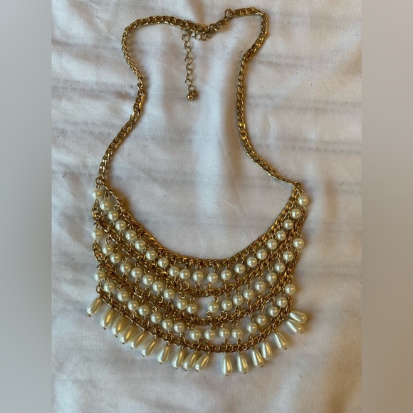 Gorgeous Cascading Faux Pearls Necklace - Picture 8 of 8